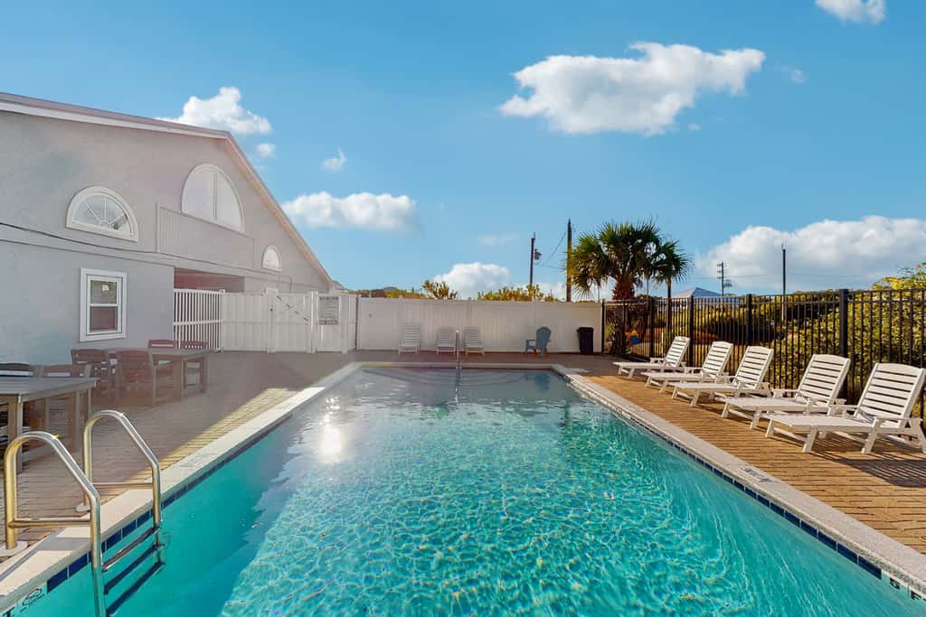 Great, dog-friendly home with Gulf views, shared pool, just steps from the Gulf