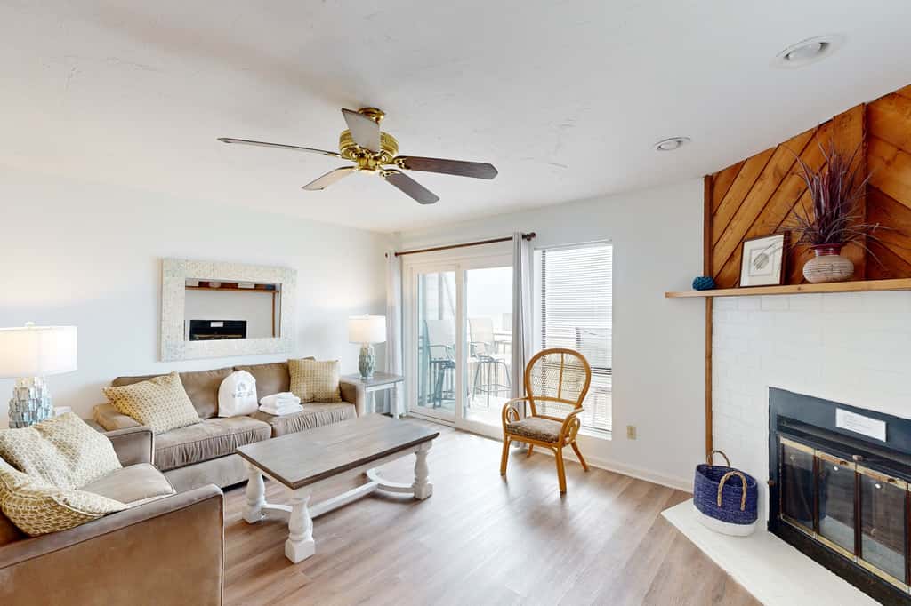 Beachfront Townhome with beach views, deck & more