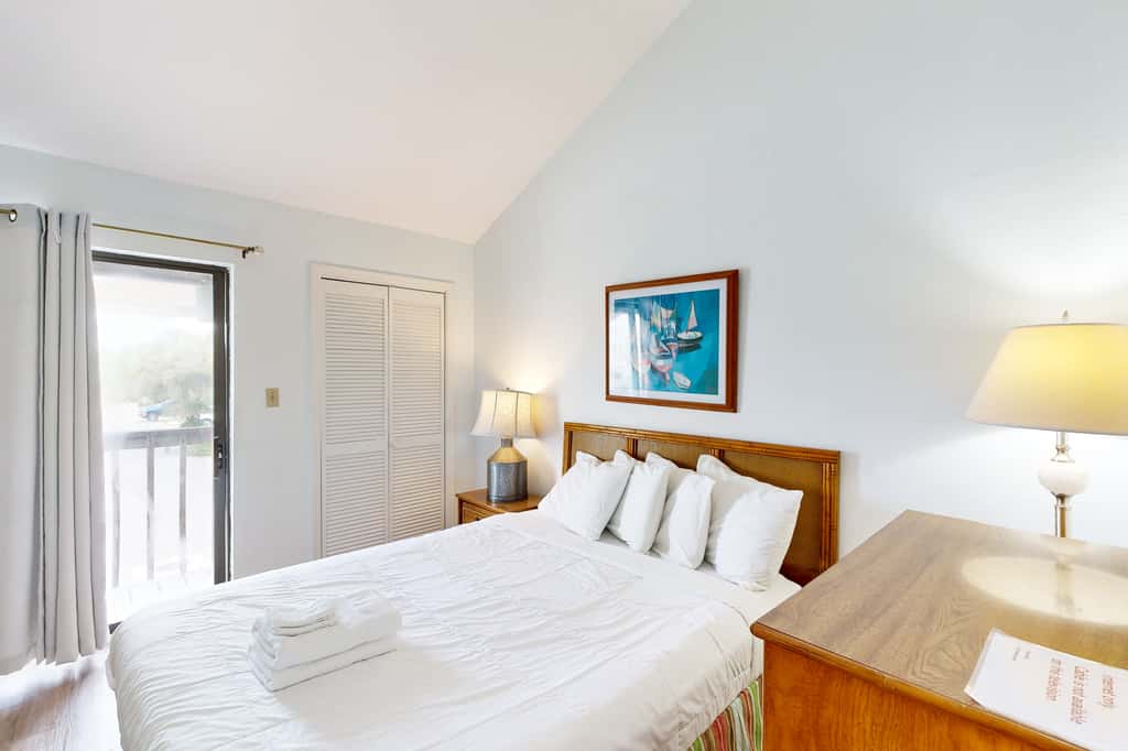 Beachfront Townhome with beach views, deck & more