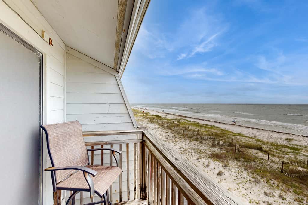 Beachfront Townhome with beach views, deck & more