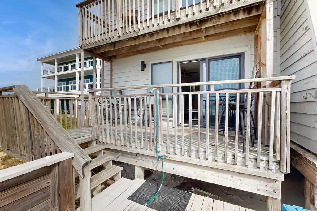Beachfront Townhome with beach views, deck & more