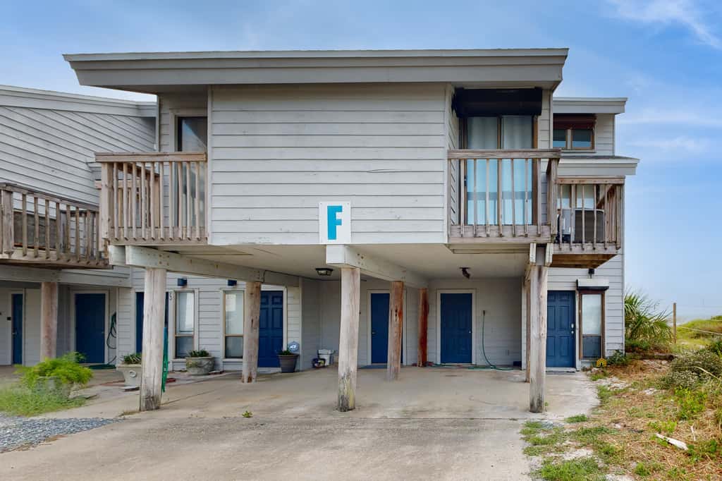 Beachfront Townhome with beach views, deck & more
