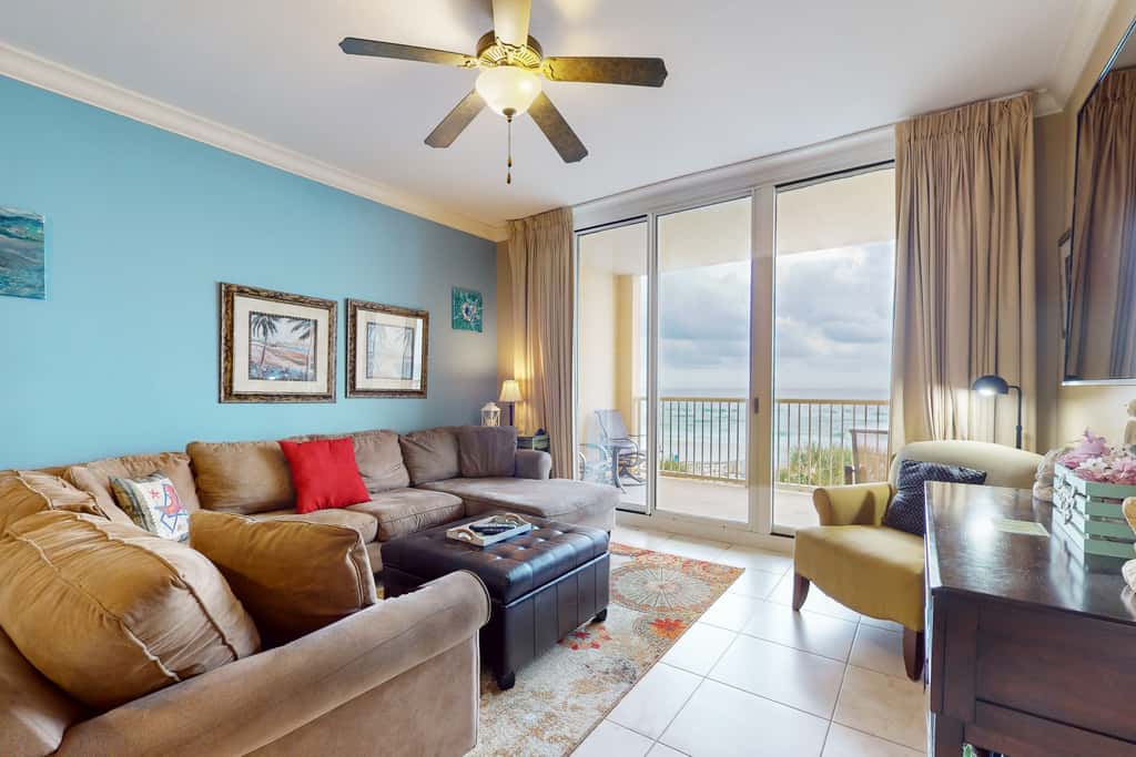 4th-Floor Azure Condo with Free WiFi, Beach Service, Gulf View, Shared Pool,Hot Tub