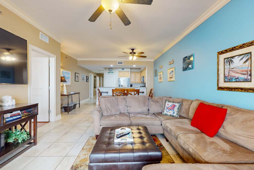4th-Floor Azure Condo with Free WiFi, Beach Service, Gulf View, Shared Pool,Hot Tub