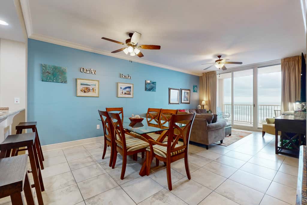4th-Floor Azure Condo with Free WiFi, Beach Service, Gulf View, Shared Pool,Hot Tub