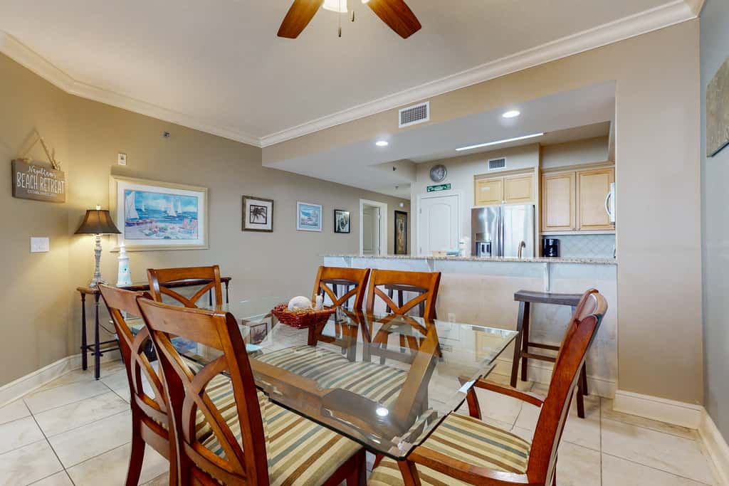 4th-Floor Azure Condo with Free WiFi, Beach Service, Gulf View, Shared Pool,Hot Tub