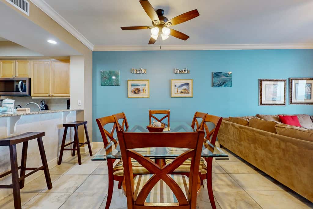 4th-Floor Azure Condo with Free WiFi, Beach Service, Gulf View, Shared Pool,Hot Tub