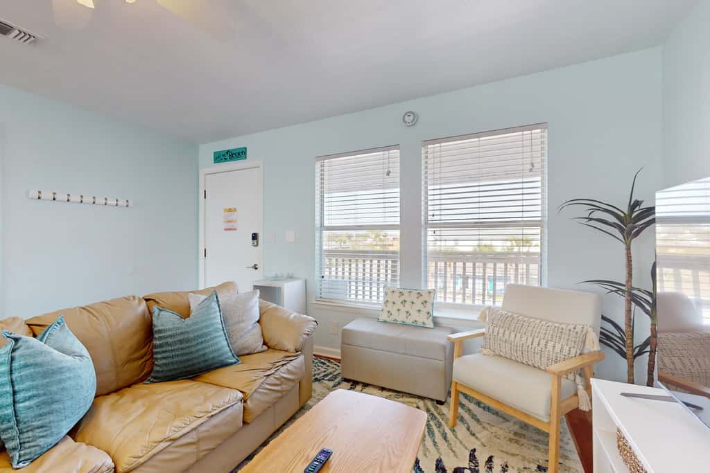 Cozy coastal condo, dog friendly, gulf view and close to beach access