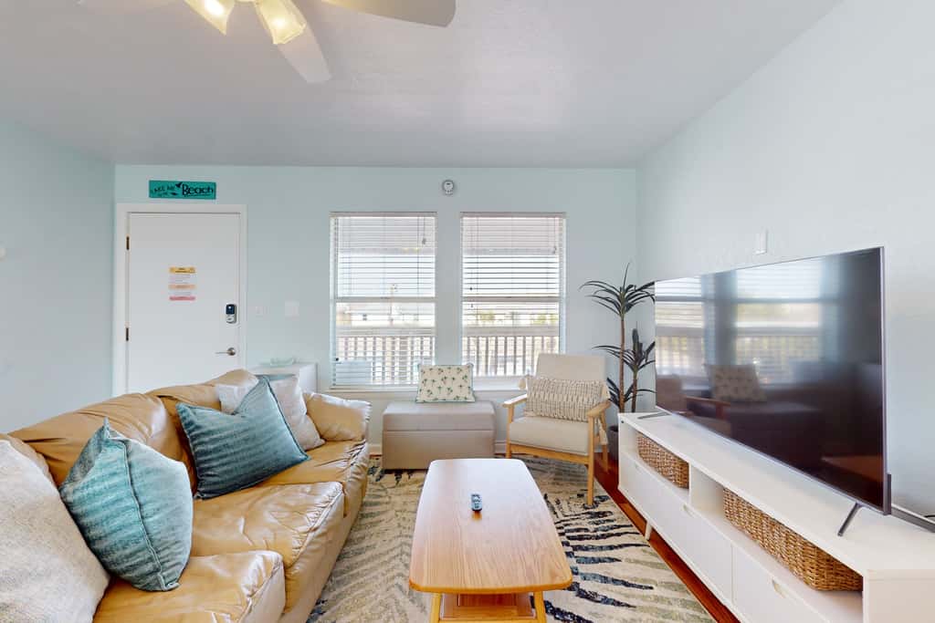 Cozy coastal condo, dog friendly, gulf view and close to beach access