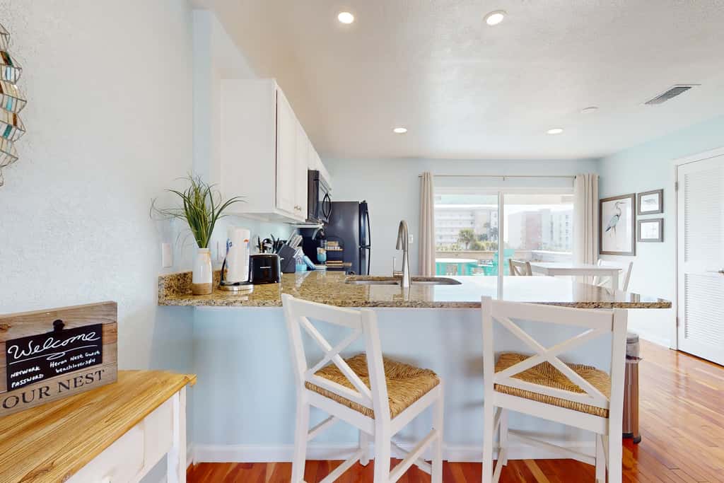 Cozy coastal condo, dog friendly, gulf view and close to beach access