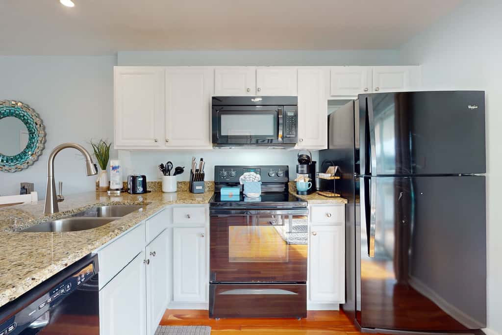Cozy coastal condo, dog friendly, gulf view and close to beach access