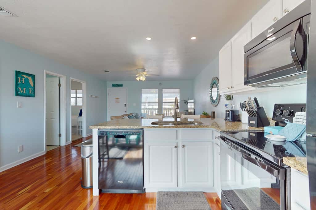 Cozy coastal condo, dog friendly, gulf view and close to beach access