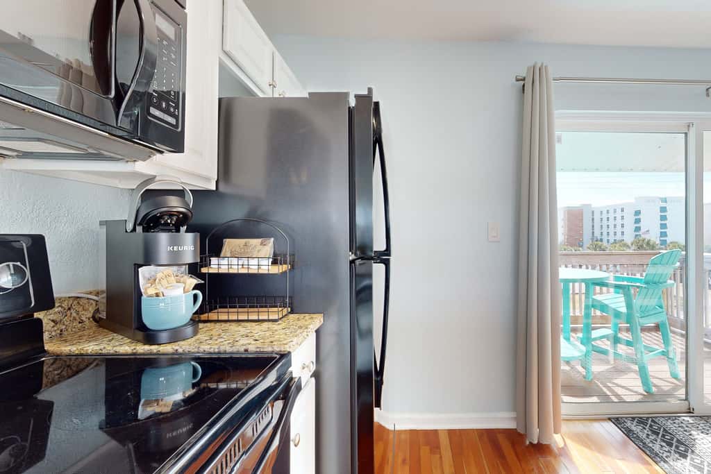 Cozy coastal condo, dog friendly, gulf view and close to beach access