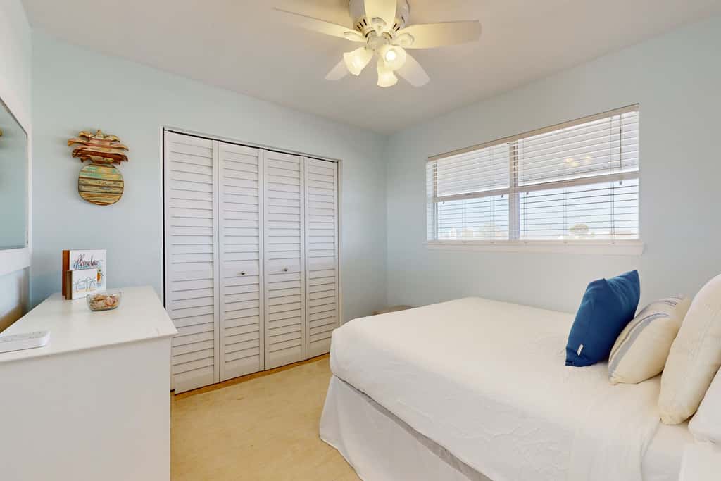 Cozy coastal condo, dog friendly, gulf view and close to beach access