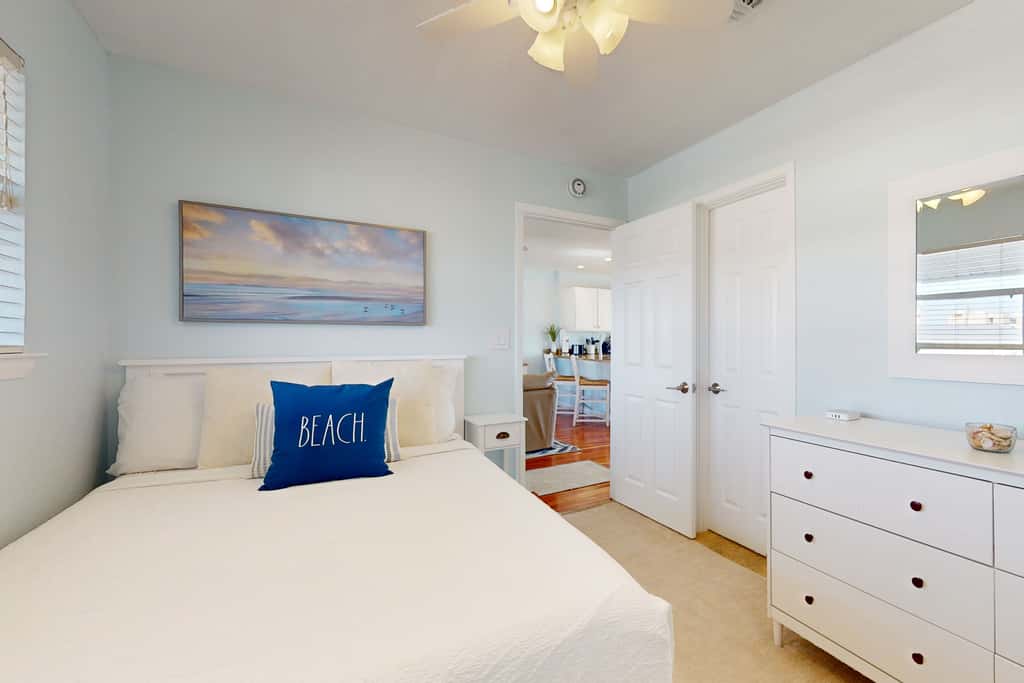 Cozy coastal condo, dog friendly, gulf view and close to beach access