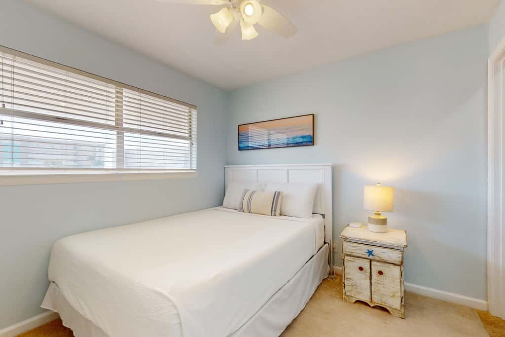 Cozy coastal condo, dog friendly, gulf view and close to beach access