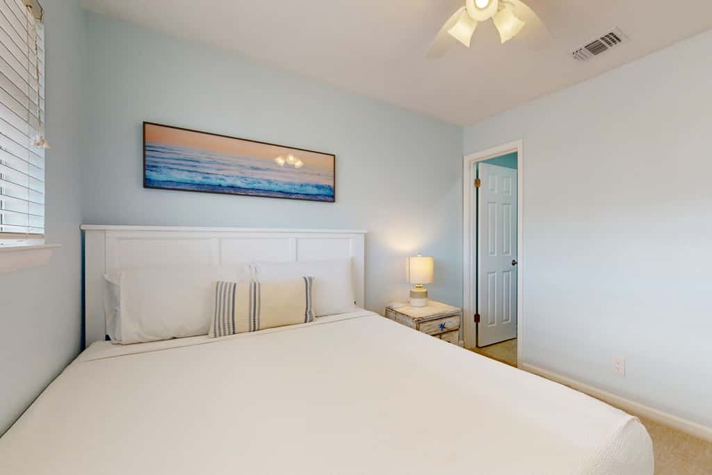 Cozy coastal condo, dog friendly, gulf view and close to beach access