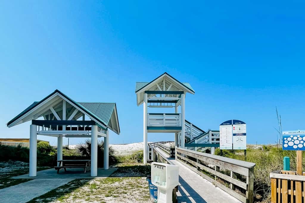 Cozy coastal condo, dog friendly, gulf view and close to beach access