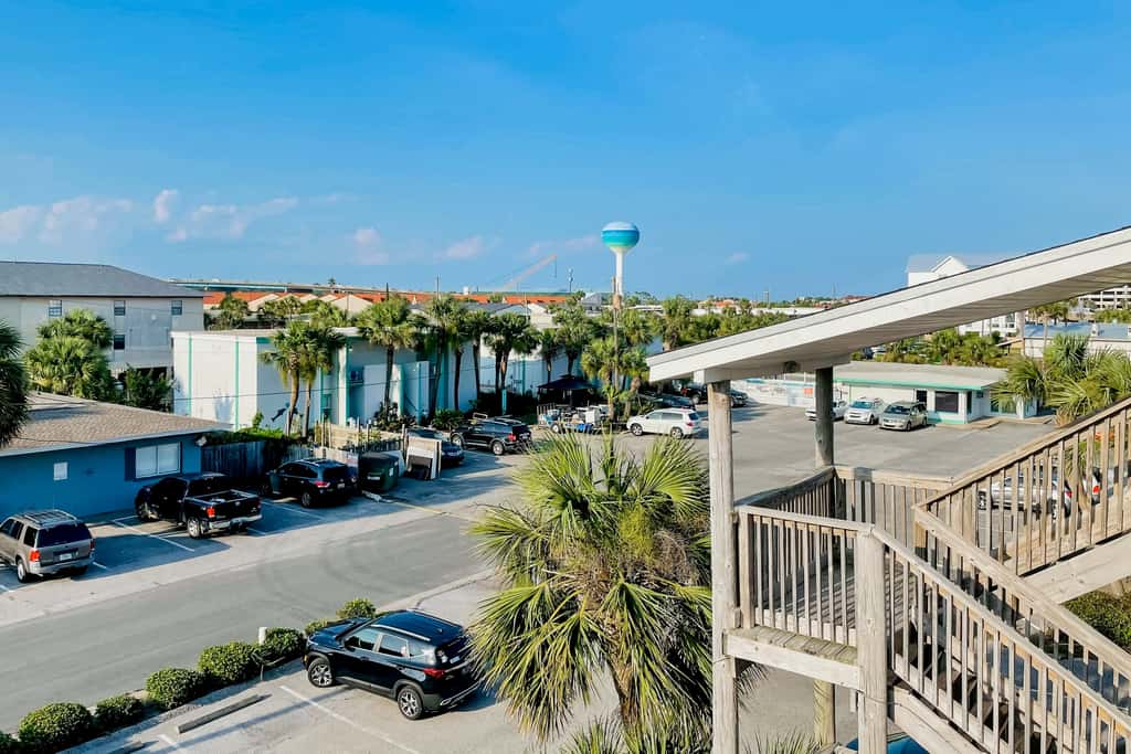 Cozy coastal condo, dog friendly, gulf view and close to beach access