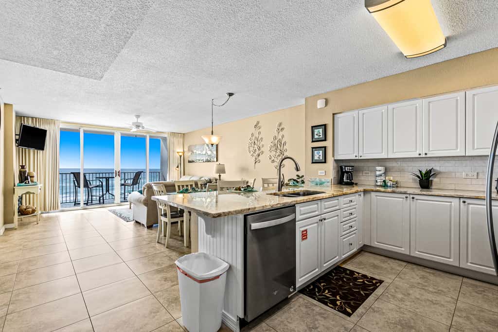 Fifth floor oceanfront condo with pool, ocean view, W/D