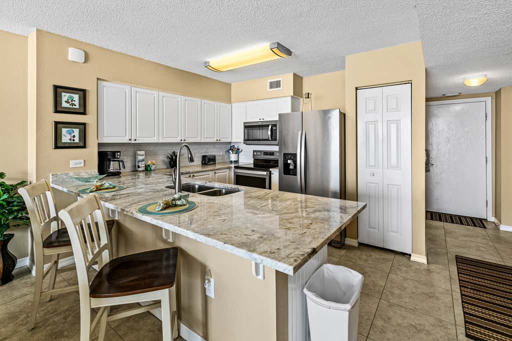 Fifth floor oceanfront condo with pool, ocean view, W/D