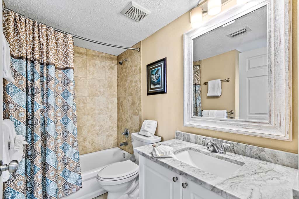 Fifth floor oceanfront condo with pool, ocean view, W/D