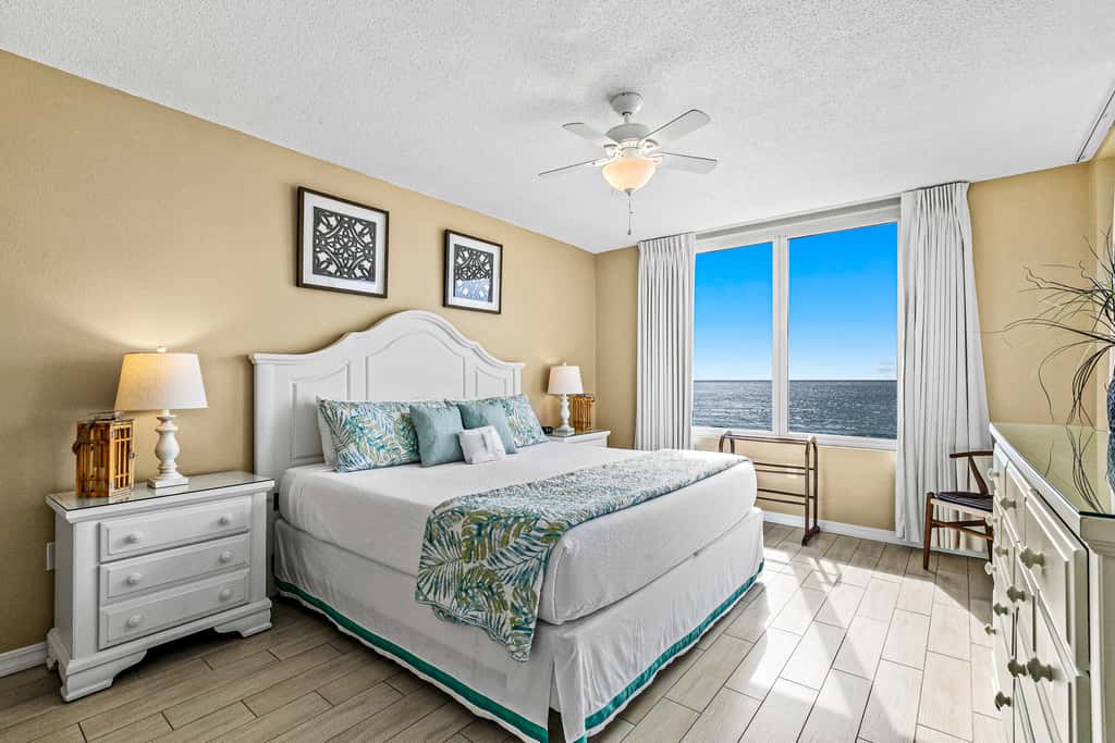 Fifth floor oceanfront condo with pool, ocean view, W/D