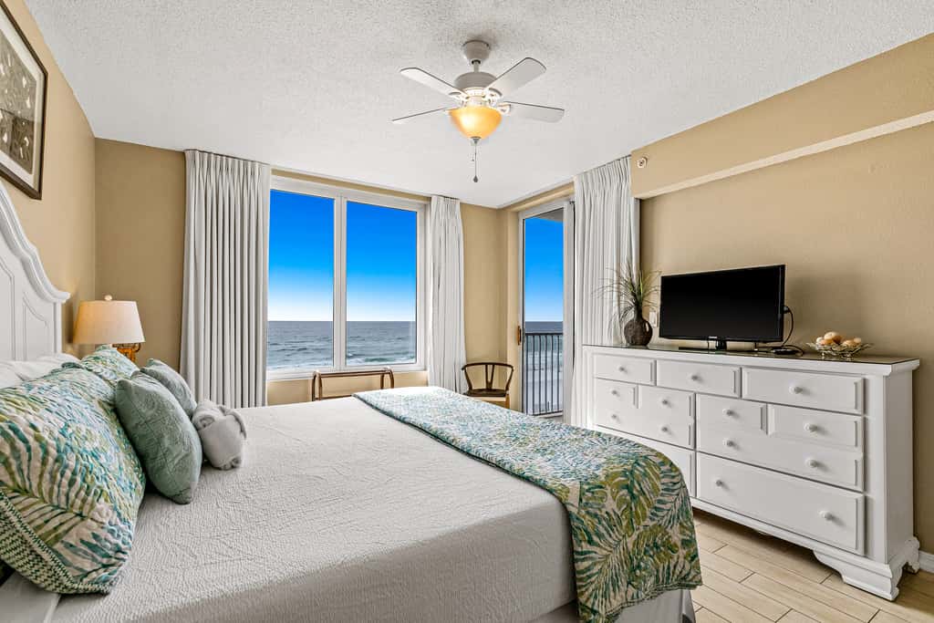 Fifth floor oceanfront condo with pool, ocean view, W/D