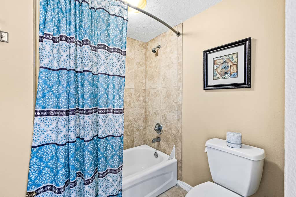 Fifth floor oceanfront condo with pool, ocean view, W/D