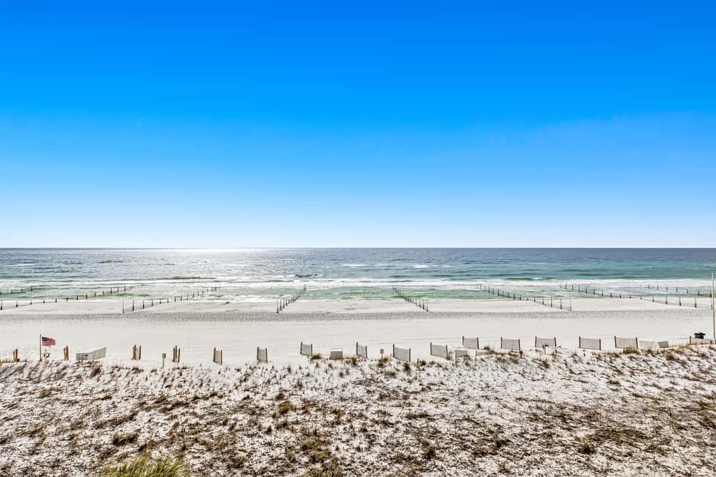 Fifth floor oceanfront condo with pool, ocean view, W/D