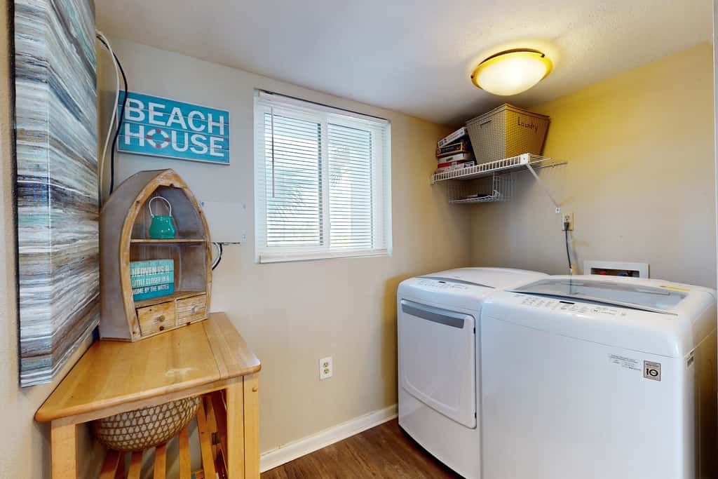 Beachfront condo with Gulf views, pool, tennis, gym, & private balcony