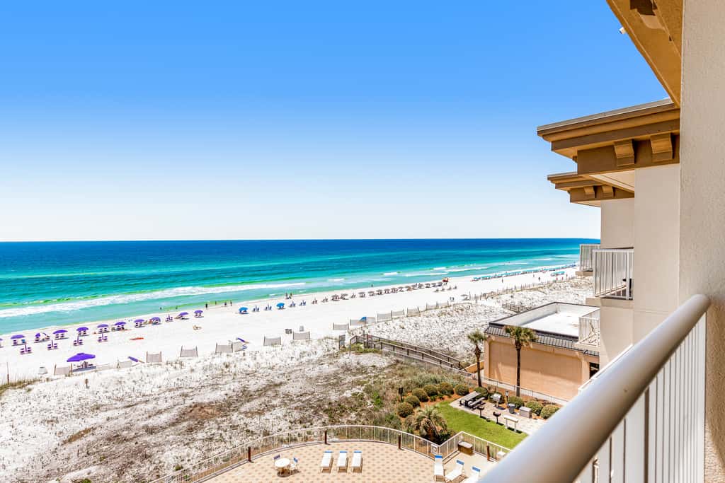 Sixth Floor, Oceanfront Gulf-Front Condo w/ Shared Pool