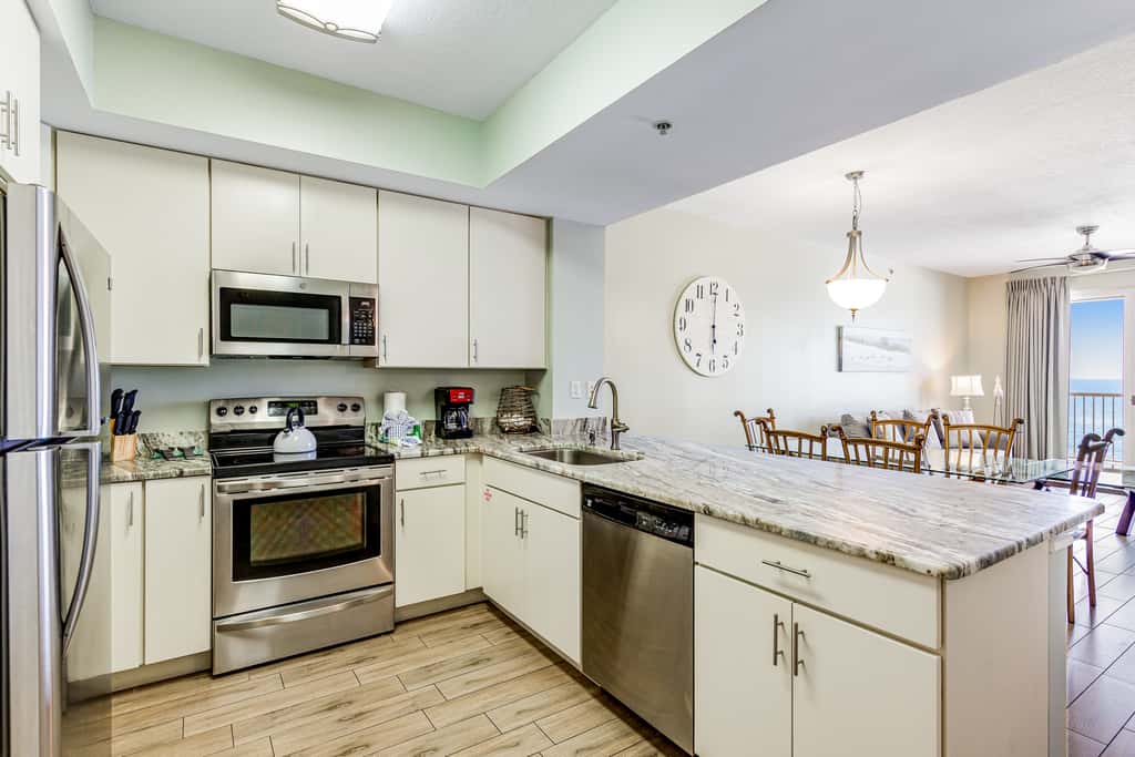 Sixth Floor, Oceanfront Gulf-Front Condo w/ Shared Pool