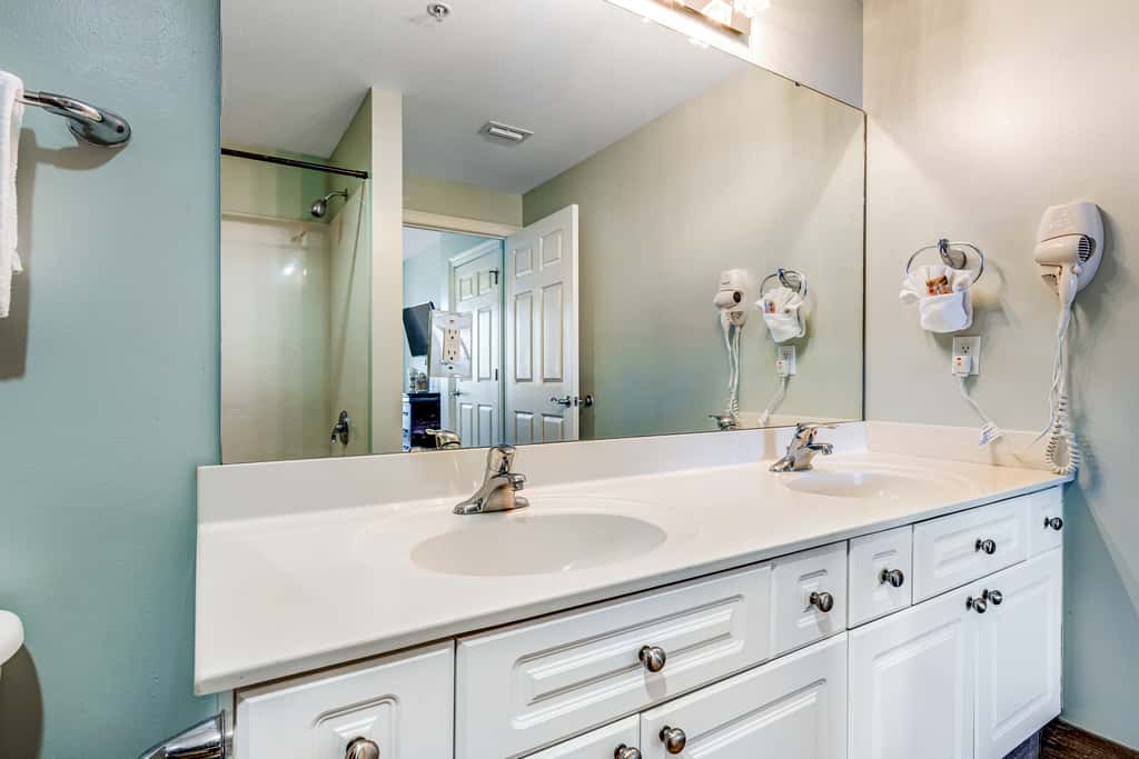 Sixth Floor, Oceanfront Gulf-Front Condo w/ Shared Pool