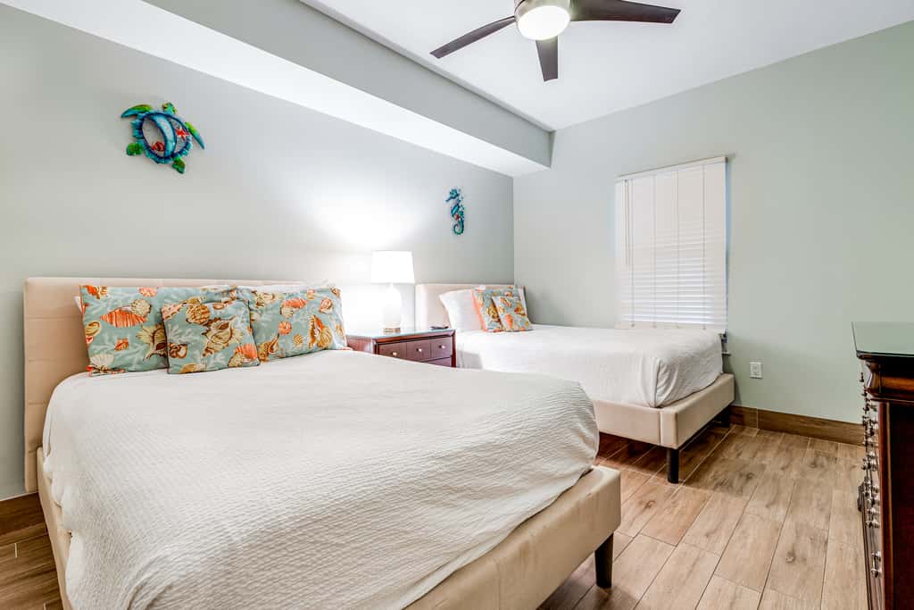 Sixth Floor, Oceanfront Gulf-Front Condo w/ Shared Pool