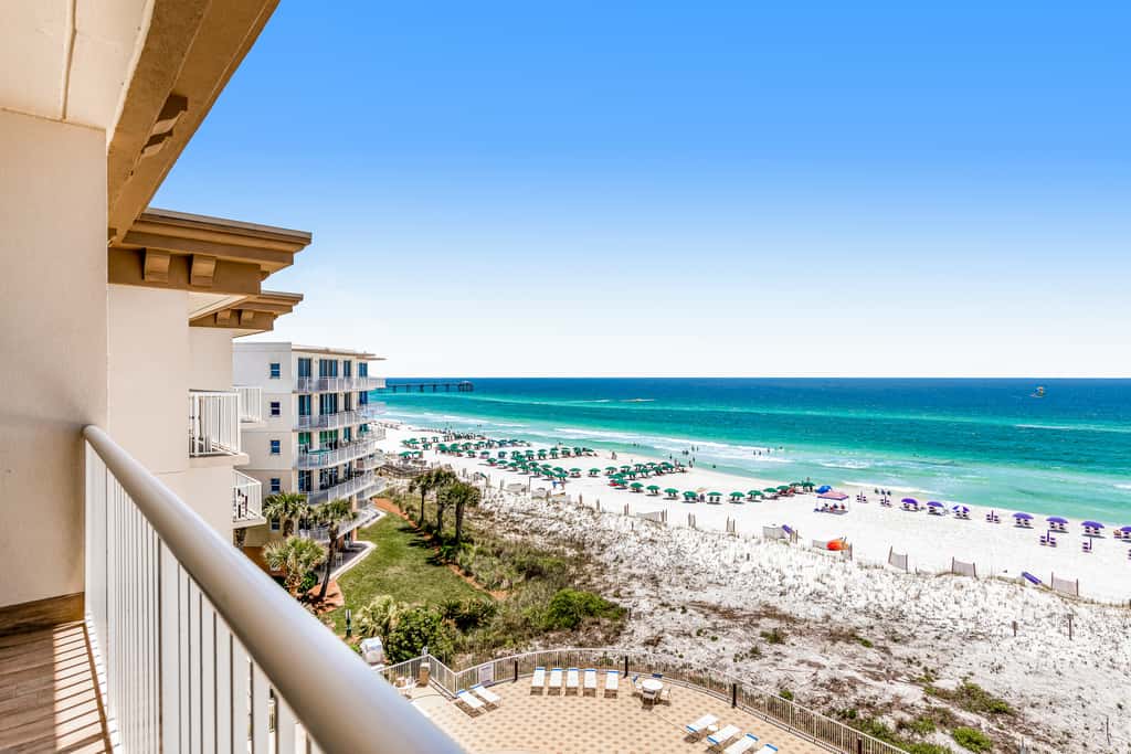 Sixth Floor, Oceanfront Gulf-Front Condo w/ Shared Pool