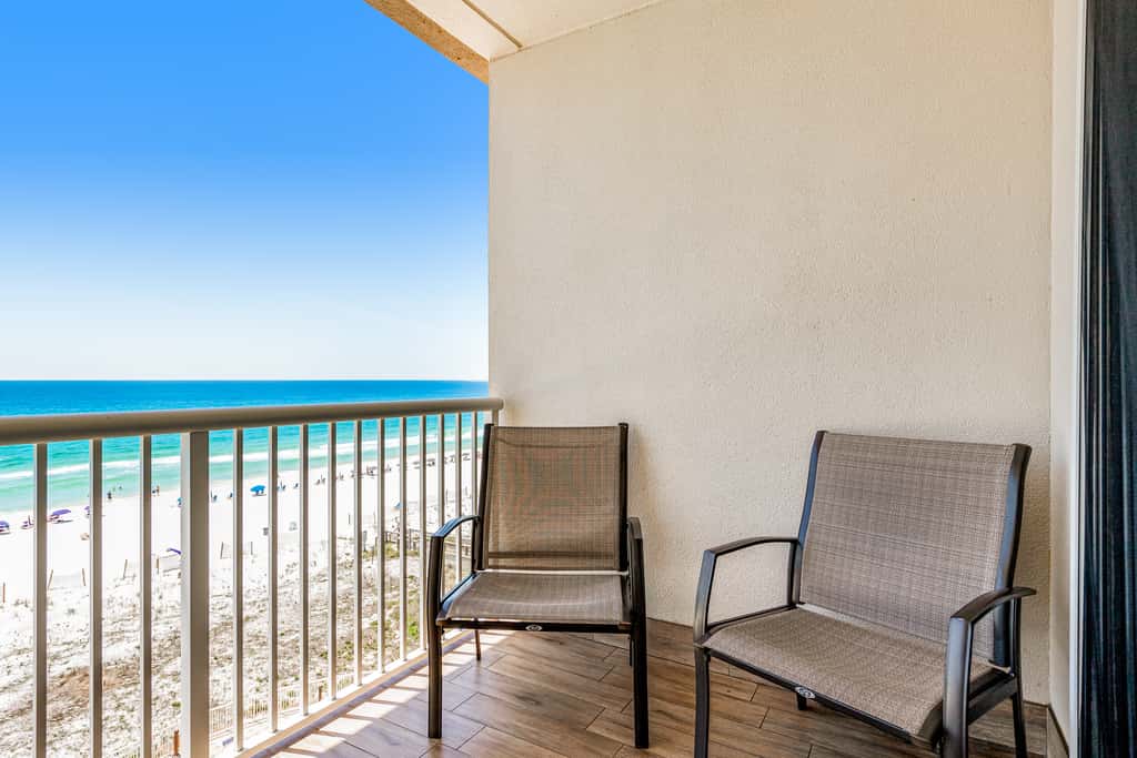 Sixth Floor, Oceanfront Gulf-Front Condo w/ Shared Pool