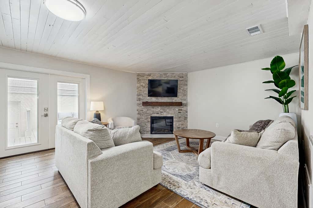 Gorgeous coastal townhome with outdoor space & close to beach