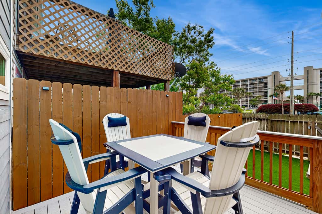 Gorgeous coastal townhome with outdoor space & close to beach