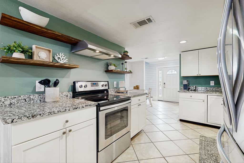 Gorgeous coastal townhome with outdoor space & close to beach
