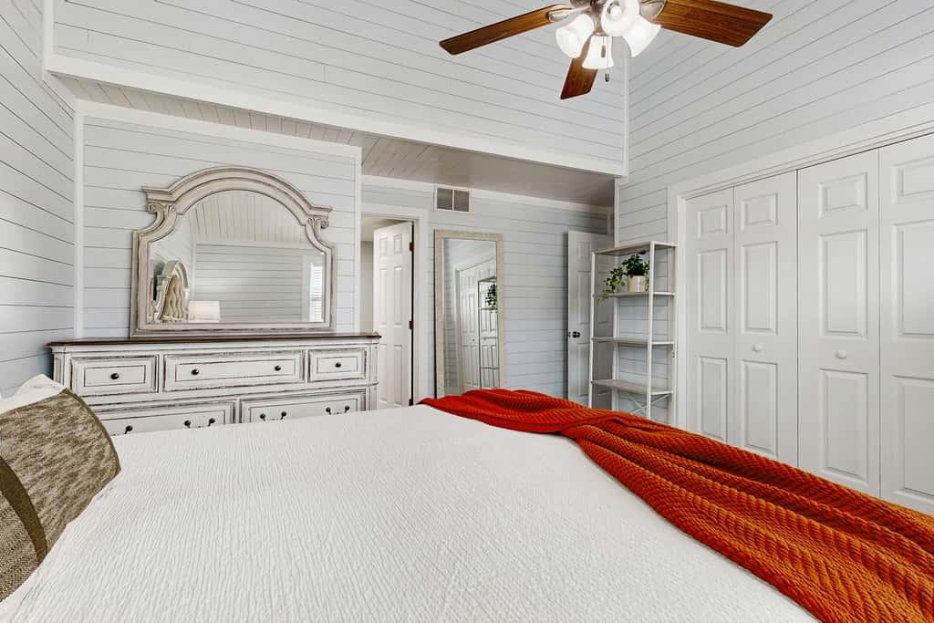 Gorgeous coastal townhome with outdoor space & close to beach