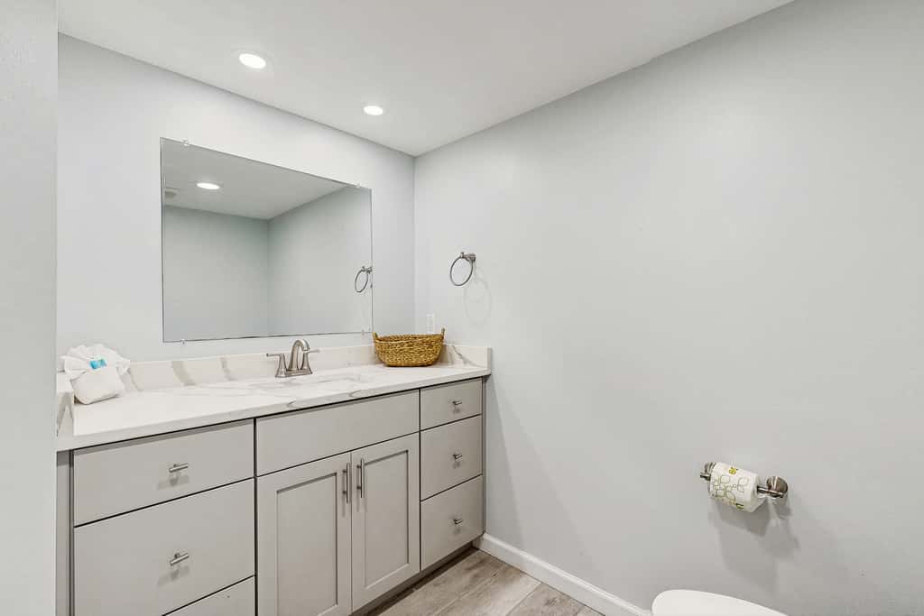 Gorgeous coastal townhome with outdoor space & close to beach