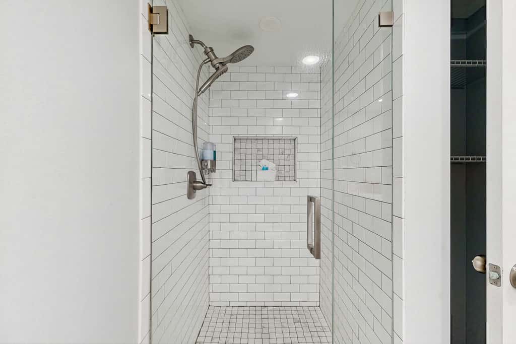 Gorgeous coastal townhome with outdoor space & close to beach