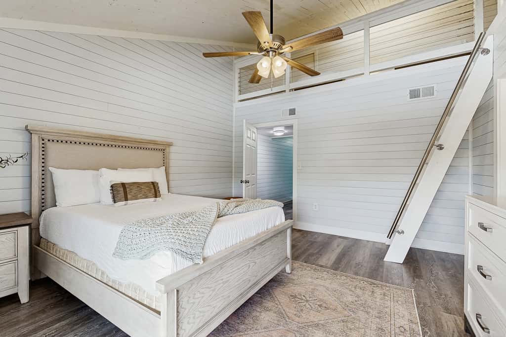 Gorgeous coastal townhome with outdoor space & close to beach