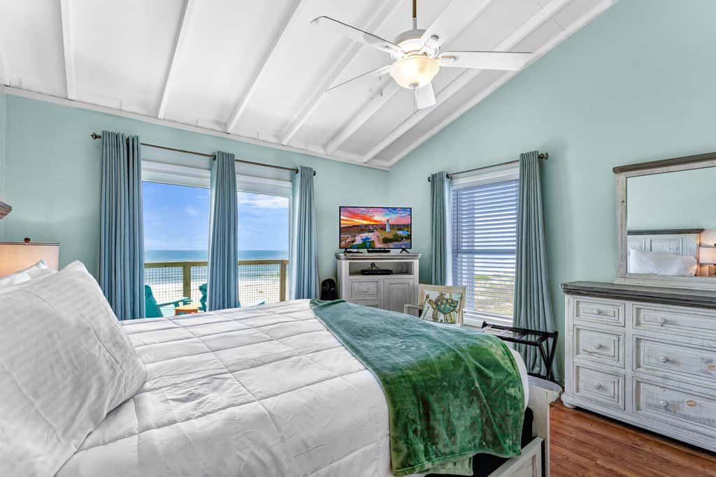 Dog-friendly with Gulf view, pool, balcony, deck, fireplace, central AC, & W&D