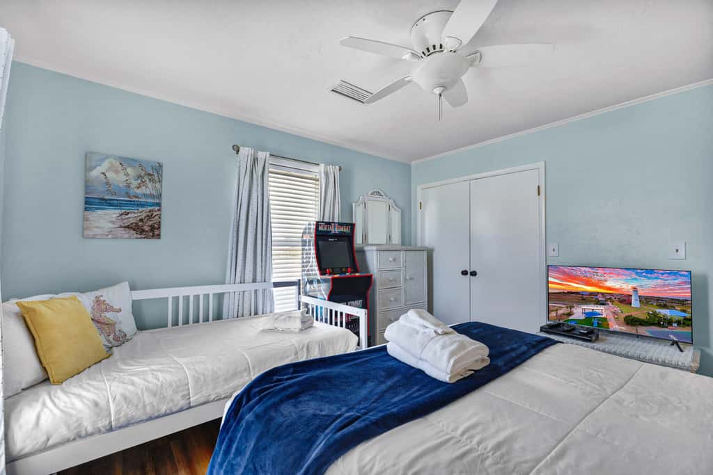 Dog-friendly with Gulf view, pool, balcony, deck, fireplace, central AC, & W&D