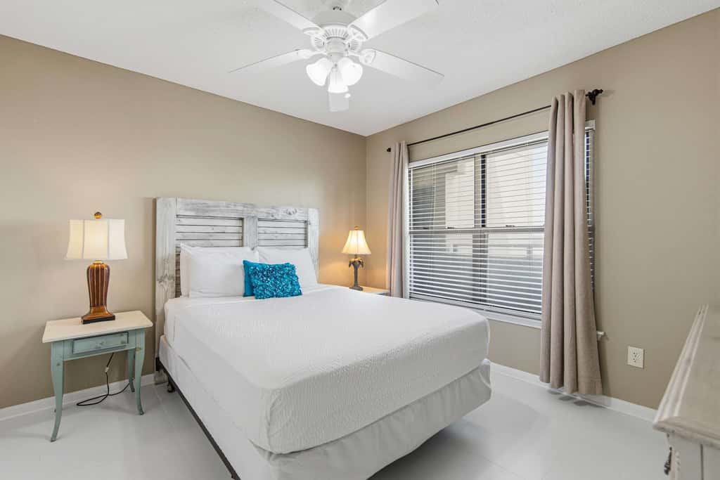 Spacious beachfront condo with full kitchen, shared pool and beach access