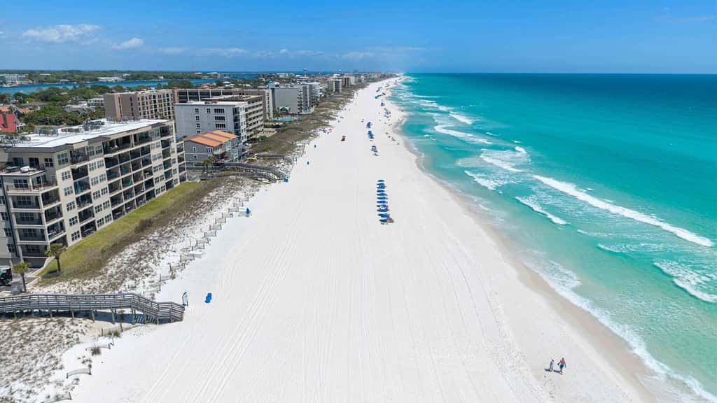 Spacious beachfront condo with full kitchen, shared pool and beach access