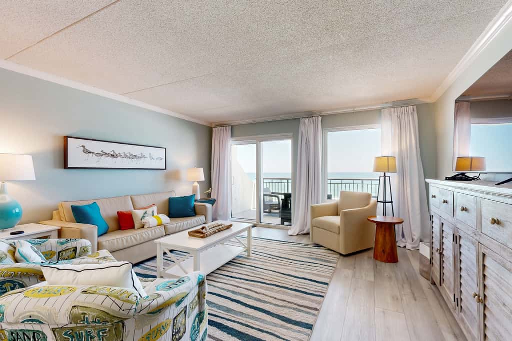 Sunlit Gulf-front condo with gorgeous water views, pool, balcony, & tennis court