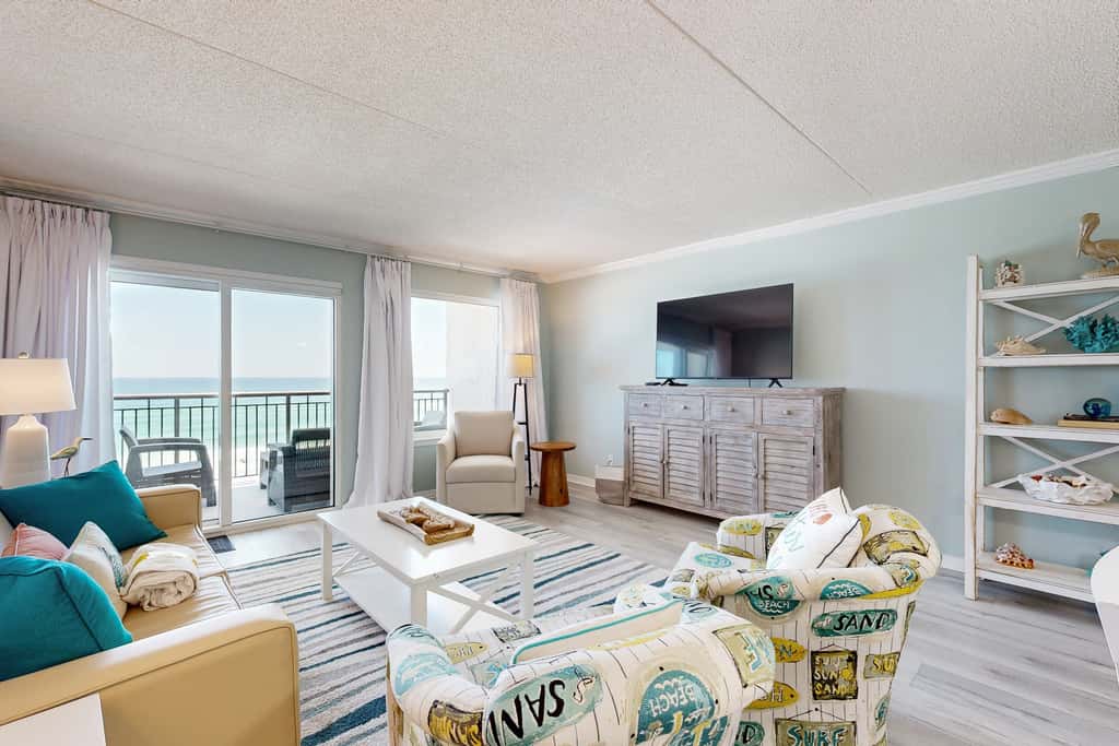 Sunlit Gulf-front condo with gorgeous water views, pool, balcony, & tennis court